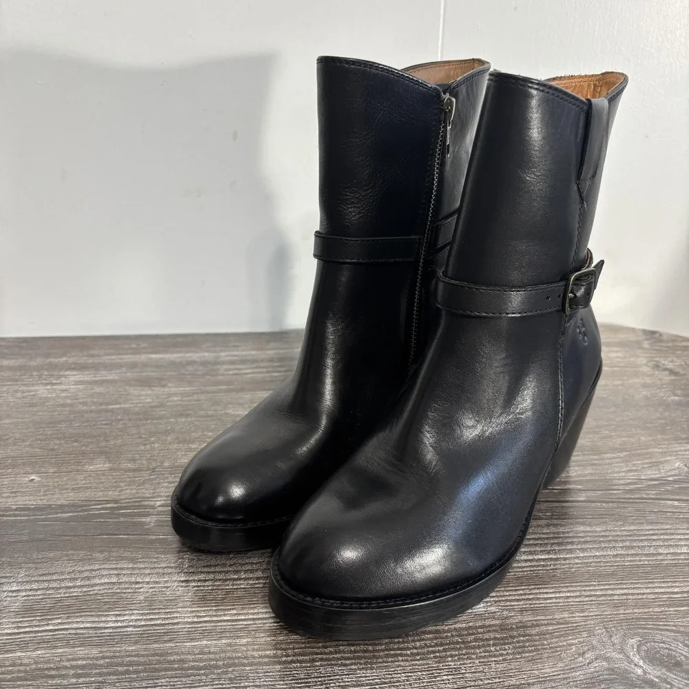 Frye Lily Boots Womens Size 6 Black Leather Ankle Block Heel Zip Sample RB-7160